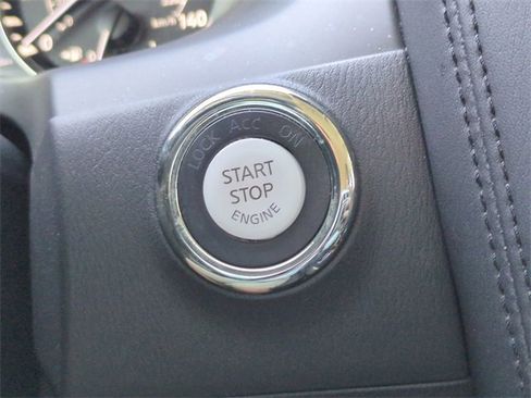 Certified 2022 Nissan Armada SL image 31