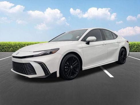 Certified 2025 Toyota Camry SE FWD image 10