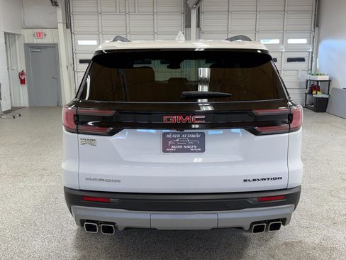 Used 2025 GMC Acadia Elevation FWD image 3