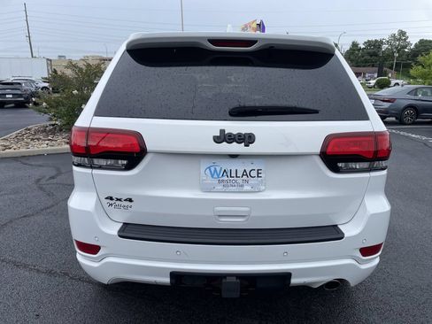 Used 2019 Jeep Grand Cherokee Altitude AWD/4WD image 5