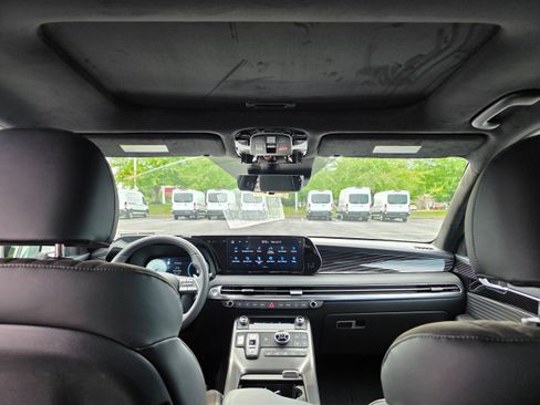 Used 2025 Hyundai Palisade Calligraphy AWD/4WD image 12