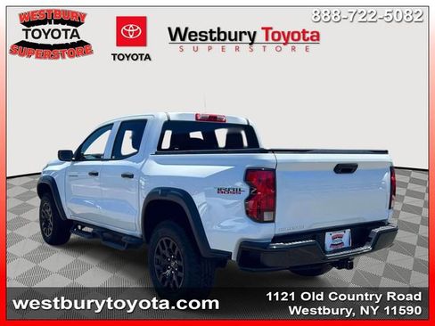 Used 2024 Chevrolet Colorado Trail Boss w/ Advanced Trailering Package AWD/4WD image 11