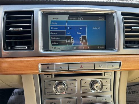 Used 2010 Jaguar XF Luxury RWD image 28