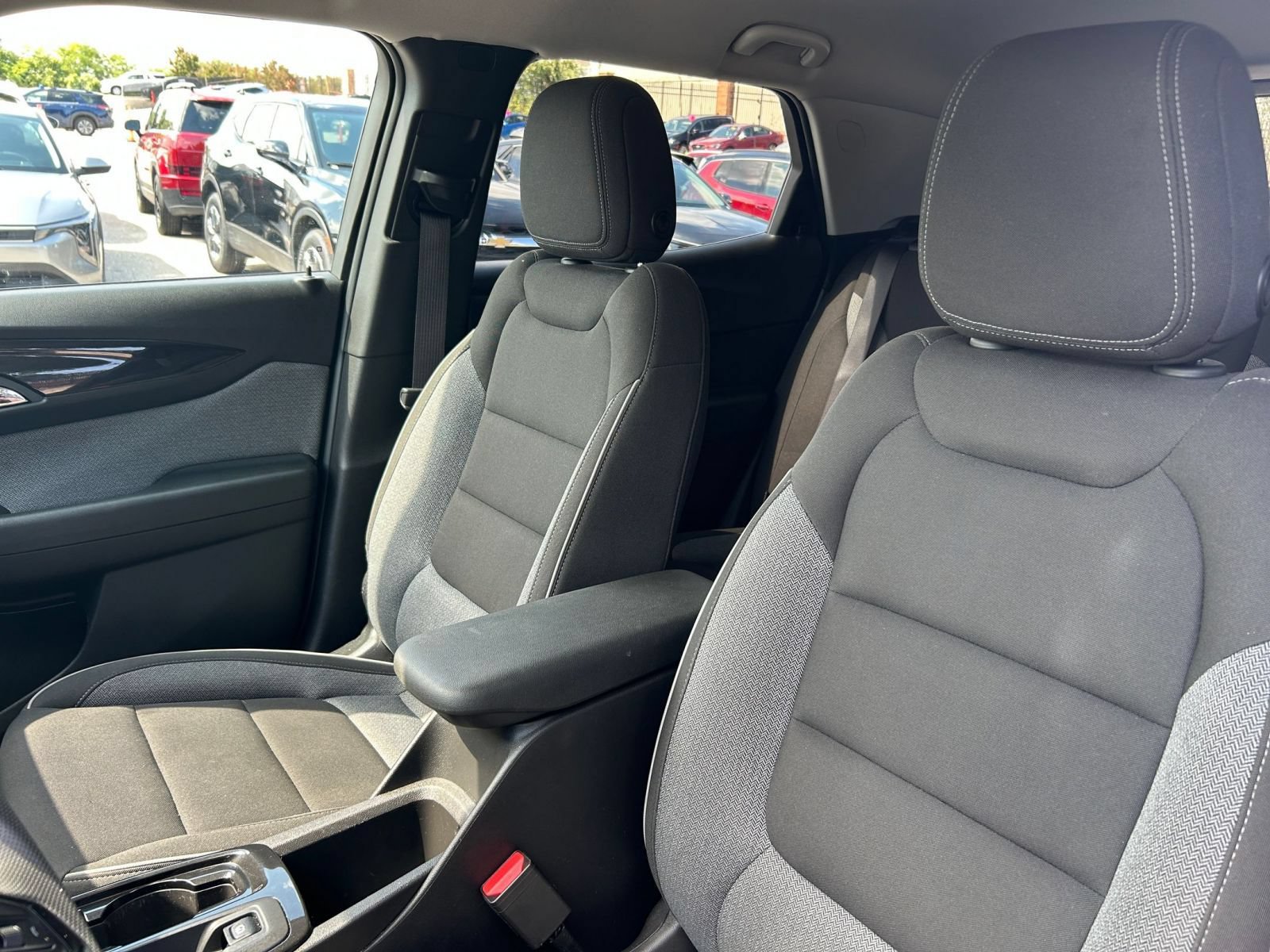 Used 2025 Chevrolet TrailBlazer LT FWD image 30