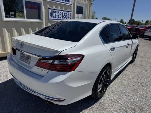 Used 2016 Honda Accord Sport image 5