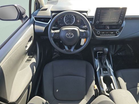 Used 2020 Toyota Corolla LE FWD image 4