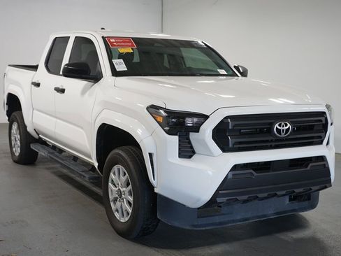 Used 2024 Toyota Tacoma SR AWD/4WD image 3