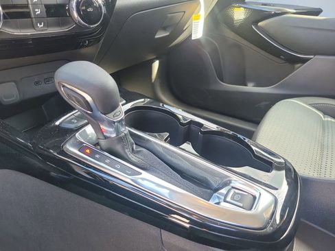 Used 2026 Chevrolet Trax LT image 32