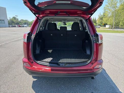 Used 2018 Toyota RAV4 LE w/ All Weather Liner Package AWD/4WD image 8
