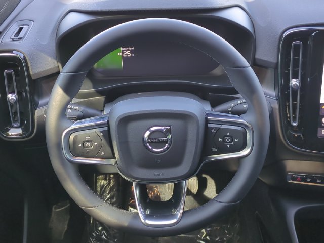 Used 2023 Volvo C40 P8 Recharge Plus w/ Climate Package AWD/4WD image 17