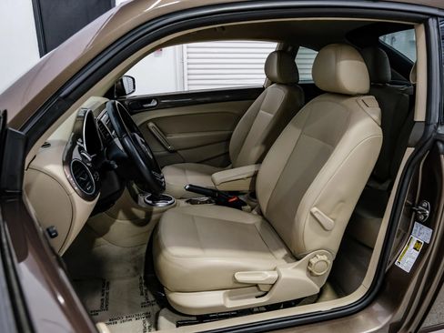 Used 2014 Volkswagen Beetle 1.8T FWD image 29