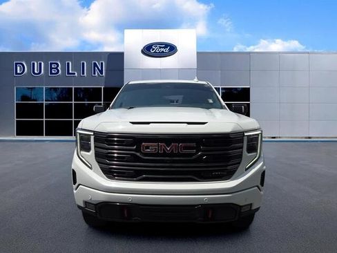 Used 2022 GMC Sierra 1500 AT4 w/ AT4 Premium Package AWD/4WD image 2