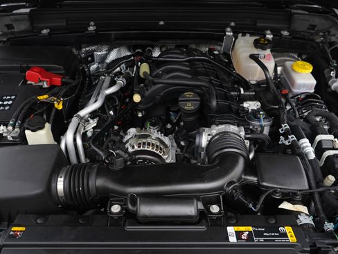 Used 2024 Jeep Wrangler Unlimited Rubicon w/ Convenience Group AWD/4WD image 32