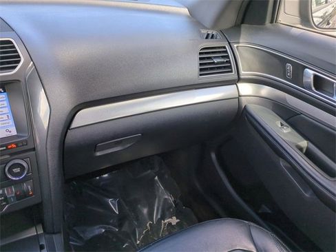 Used 2018 Ford Explorer XLT w/ Equipment Group 202A image 17