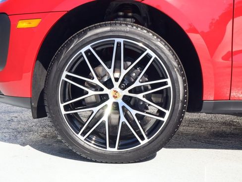 New 2026 Porsche Macan image 25