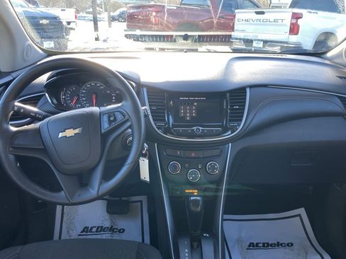 Used 2020 Chevrolet Trax LS image 10