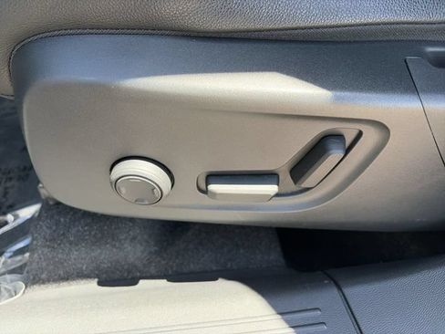 Used 2019 Volvo XC40 T4 Inscription FWD image 21