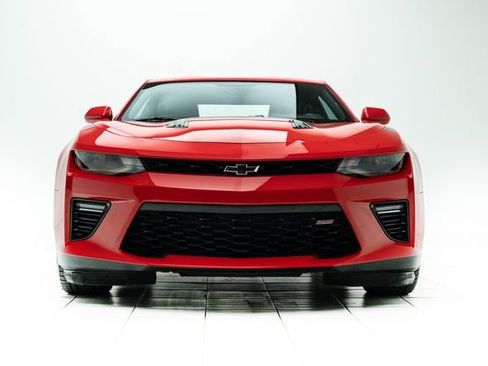 Used 2018 Chevrolet Camaro SS image 6