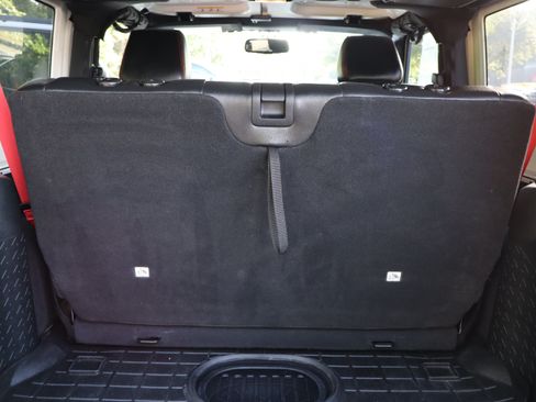 Used 2018 Jeep Wrangler Rubicon AWD/4WD image 42