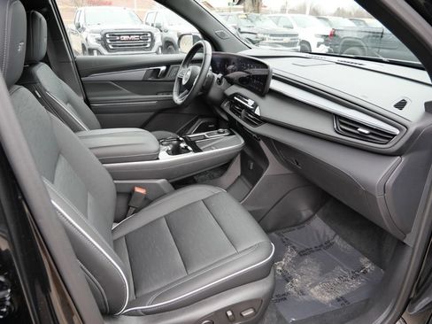 Used 2025 Buick Enclave Sport Touring AWD/4WD image 17
