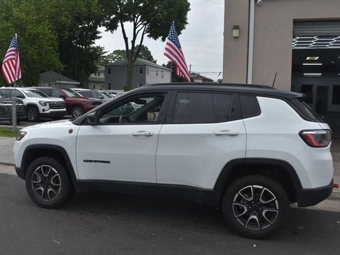 Used 2025 Jeep Compass Trailhawk AWD/4WD image 5