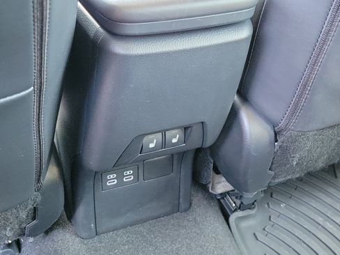 Used 2024 Toyota Prius Limited w/ Limited Premium Package FWD image 14