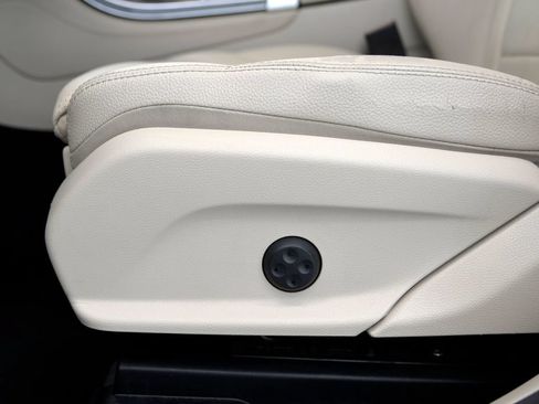 Used 2018 Mercedes-Benz GLC 300 4MATIC image 29
