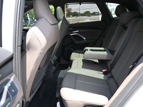 Used 2025 Audi Q5 Premium w/ Premium Plus AWD/4WD image 16