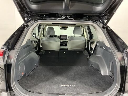 Used 2020 Toyota RAV4 Limited AWD/4WD image 31