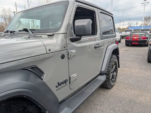 Used 2020 Jeep Wrangler Sport AWD/4WD image 3