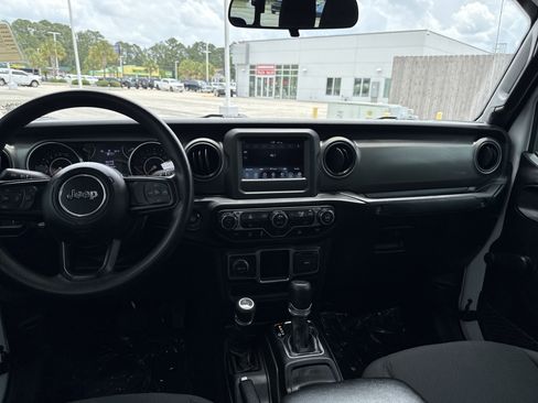 Used 2023 Jeep Gladiator Sport w/ Trailer Tow Package AWD/4WD image 28