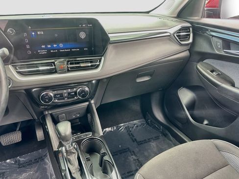 Used 2024 Chevrolet TrailBlazer LT w/ Convenience Package FWD image 22