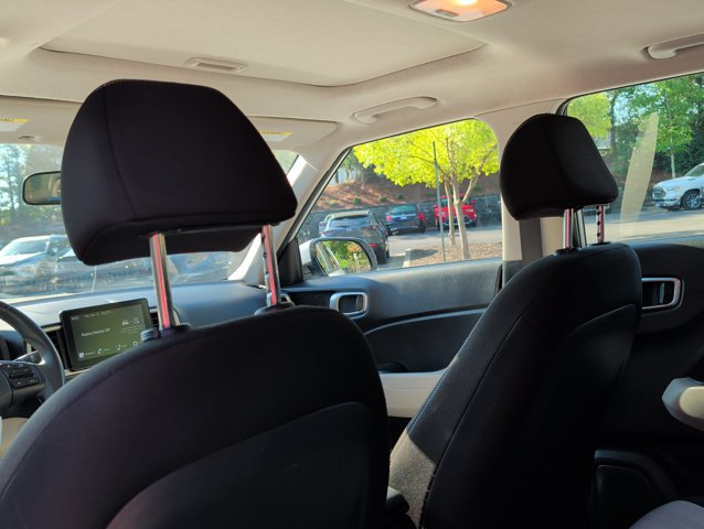 Used 2025 Hyundai Venue SEL FWD image 18