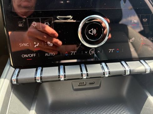 New 2026 GMC Terrain AT4 AWD/4WD image 27