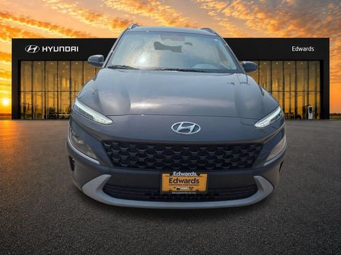 Used 2023 Hyundai Kona SEL FWD image 2