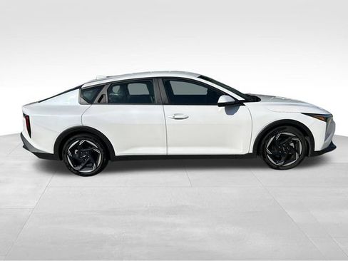 Used 2025 Kia K4 EX image 11