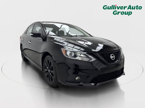 Used 2018 Nissan Sentra SR w/ SR Midnight Edition Package FWD image 13