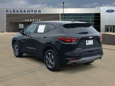 Used 2025 Chevrolet Blazer LT image 3