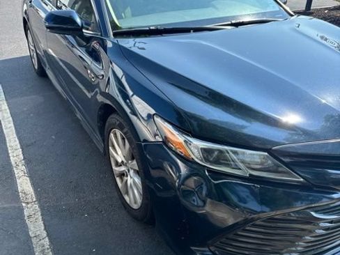Used 2019 Toyota Camry LE FWD image 6