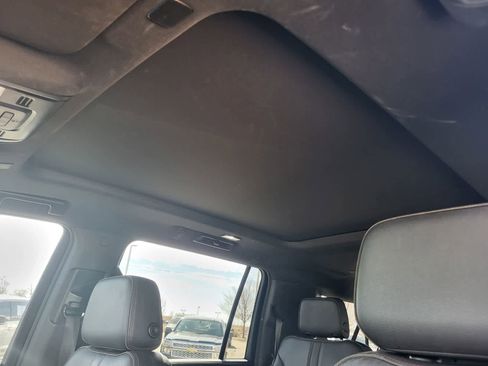 Used 2022 Chevrolet Suburban RST w/ Luxury Package image 16