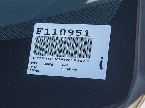 Used 2021 Toyota RAV4 LE image 33