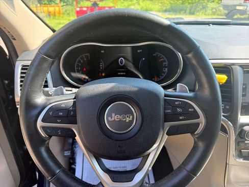 Used 2016 Jeep Grand Cherokee Limited AWD/4WD image 16
