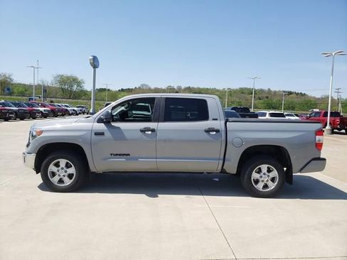 Used 2019 Toyota Tundra SR5 w/ Convenience Package AWD/4WD image 6