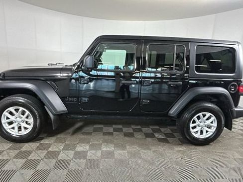 Used 2023 Jeep Wrangler Unlimited Sport w/ Cold Weather Group AWD/4WD image 6