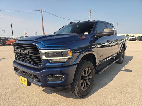 Used 2022 RAM 2500 Laramie w/ Night Edition AWD/4WD image 7