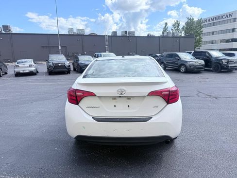 Used 2017 Toyota Corolla SE w/ SE Premium Package FWD image 4