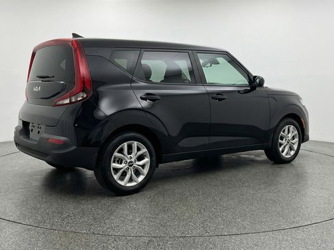 Used 2025 Kia Soul LX w/ LX Technology Package image 9