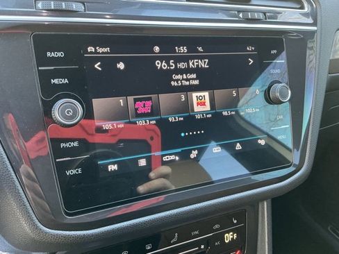 Used 2024 Volkswagen Tiguan SE R-Line image 25