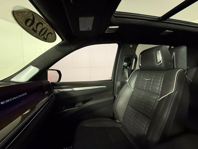 Used 2026 Cadillac Escalade Platinum Sport w/ LPO, ONYX Package AWD/4WD image 17