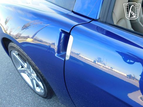 Used 2005 Chevrolet Corvette Z51 w/ Preferred Equipment Group image 18